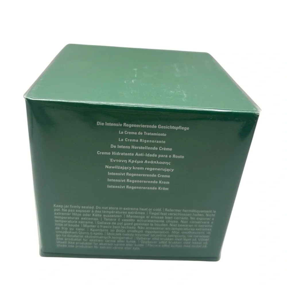 La Mer
Crème de la Mer Moisturizer 2 oz /60ml New - Picture 3 of 4